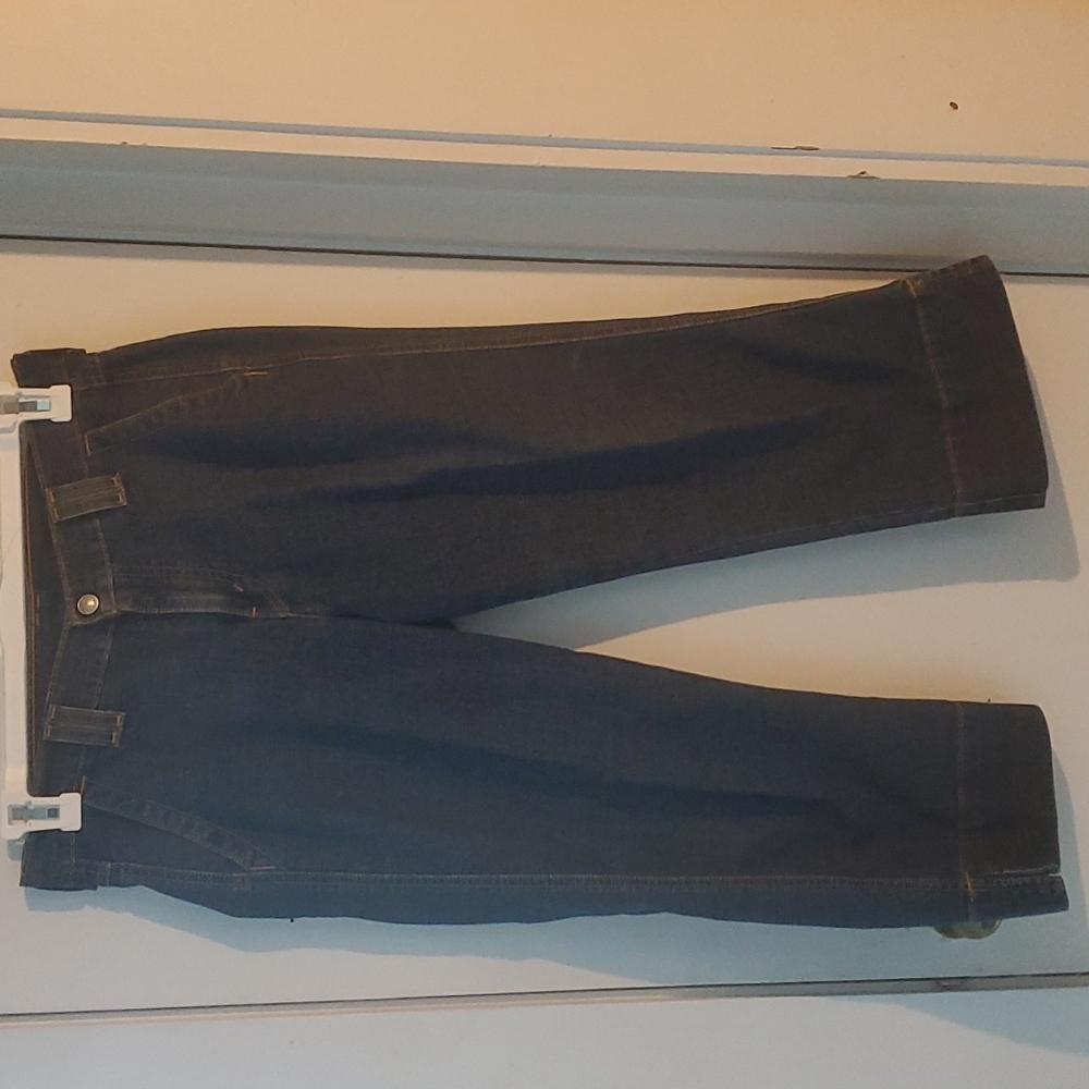 Levi's capris